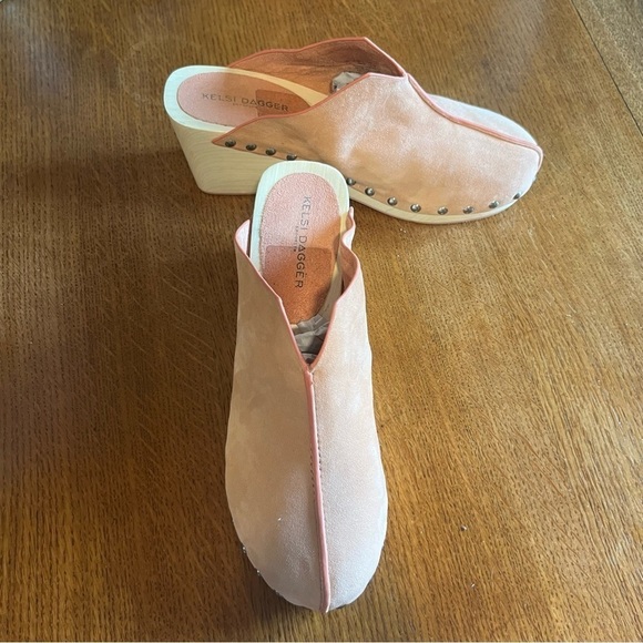 Kelsi Dagger Pink Suede Journal Studded Clogs 8 - Picture 2 of 11